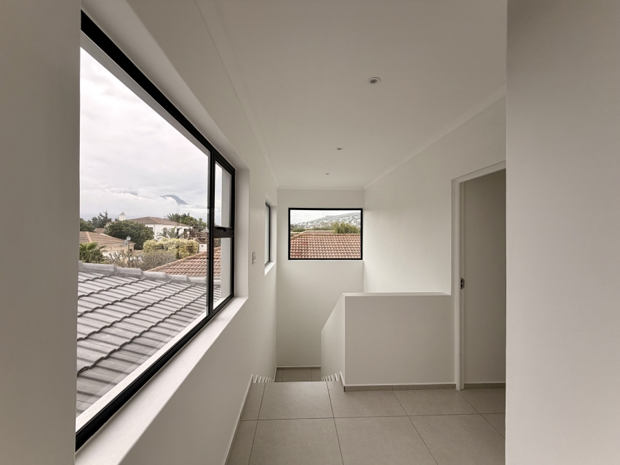 To Let 4 Bedroom Property for Rent in Heritage Park Western Cape